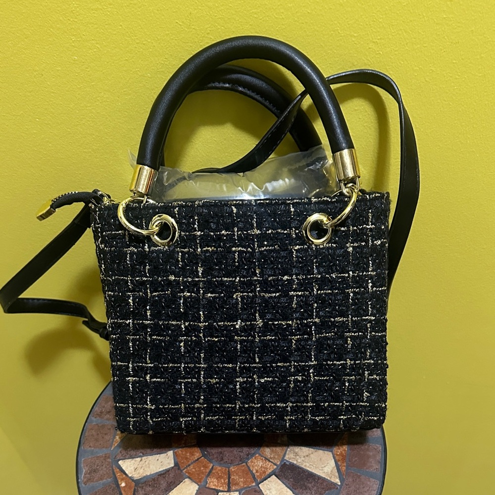 Elegant Black and Gold Women's Handbag